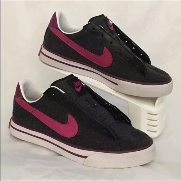 Nike Shoes - Nike Classic Shoes